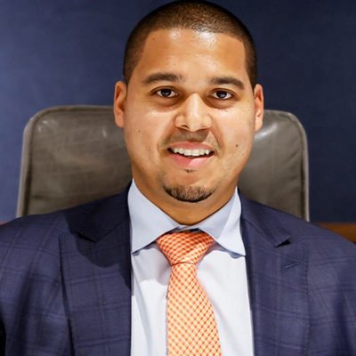 RyanPolesGM's tweet photo. #NewProfilePic https://t.co/Ka4vdHNoEh