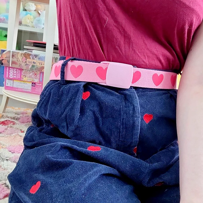 Hard to take good heart belt photo 😠💗 