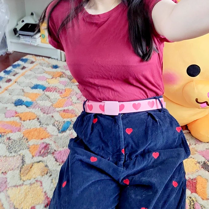 Hard to take good heart belt photo 😠💗 