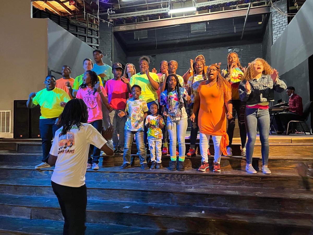 empactchurchhaz's tweet photo. Today, our EMPACT Youth TOOK OVER adorned in their neon color!
“The FUTURE is bright at EMPACT!” ~ Keegan Alls
#EmpactLIVES #DREAM2022 https://t.co/ZgpSvj21BD