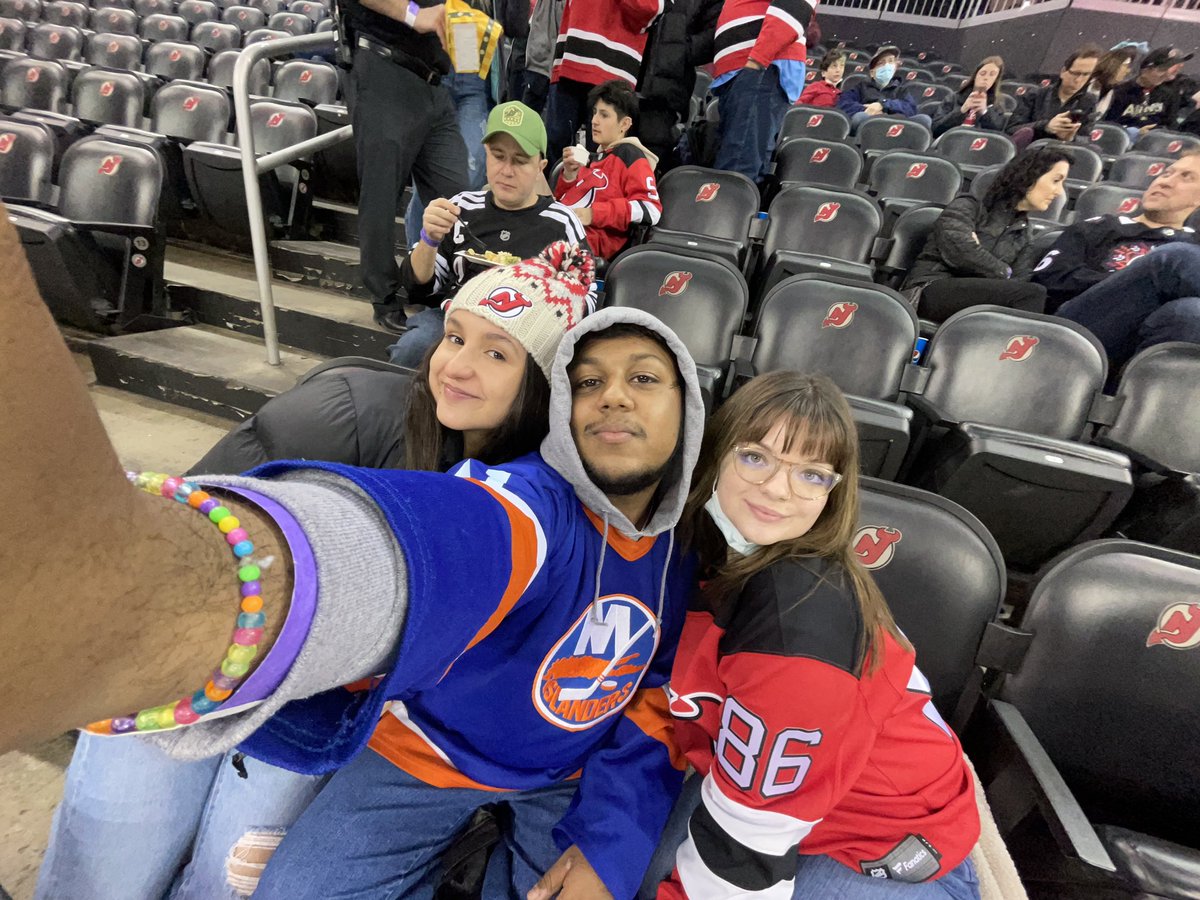 AmanIslamNY's tweet photo. #YasYasYas #GoIsles @NYIslanders luv u https://t.co/i42KBlMFMq