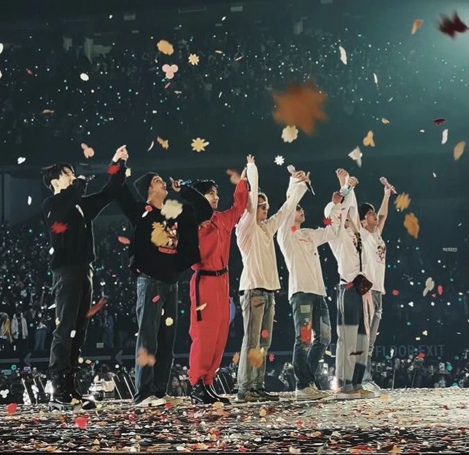 Riverdal9's tweet photo. .

💜 You’re a universe inside @BTS_twt

If not us, then who ? If not now, then when

#BTS #BTS_THE_CITY_LasVegas
#BTS_BUTTER #GrammyAwards 
#PermissiontoDance #VIPsApologizeToBTS #PrincesofGlobalPopBTS #GRAMMYs https://t.co/T2pwofhMjI