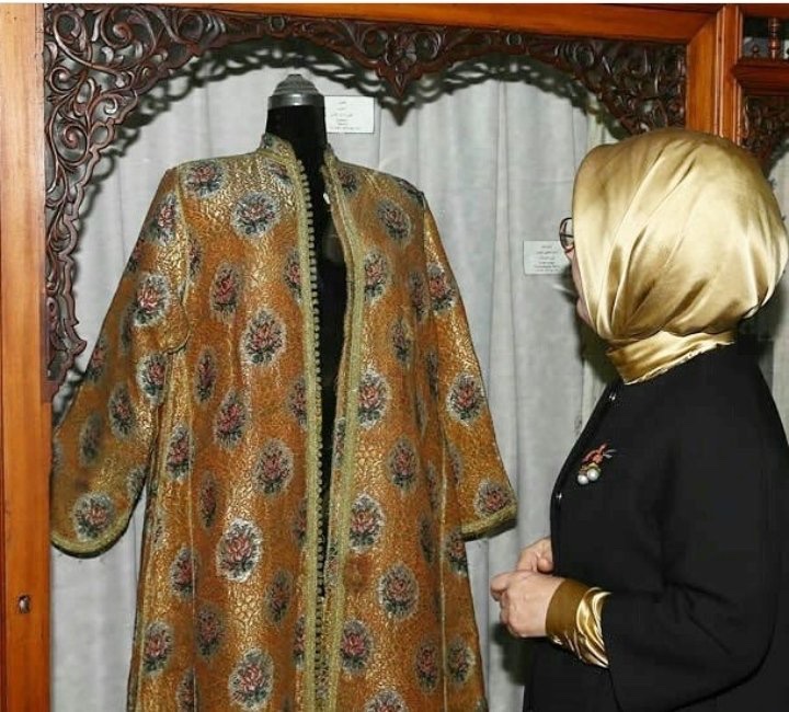 imalaoui's tweet photo. @algerian_roots c'est écrit caftan maroc 19 eme siècle les bounifs vous savez faire quoi à part copier et voler https://t.co/6HCEDAmY9p
