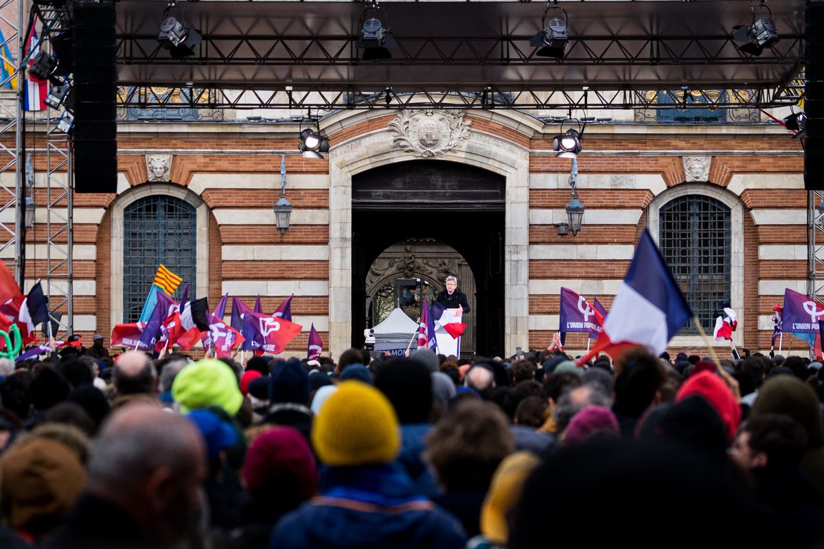 HugoAzmani's tweet photo. [Premier tour J-7] Mélenchon en meeting Place du Capitole à Toulouse.
#Melenchon #Toulouse #Presidentielle2022 #hanslucas https://t.co/hiwvcCC1iQ