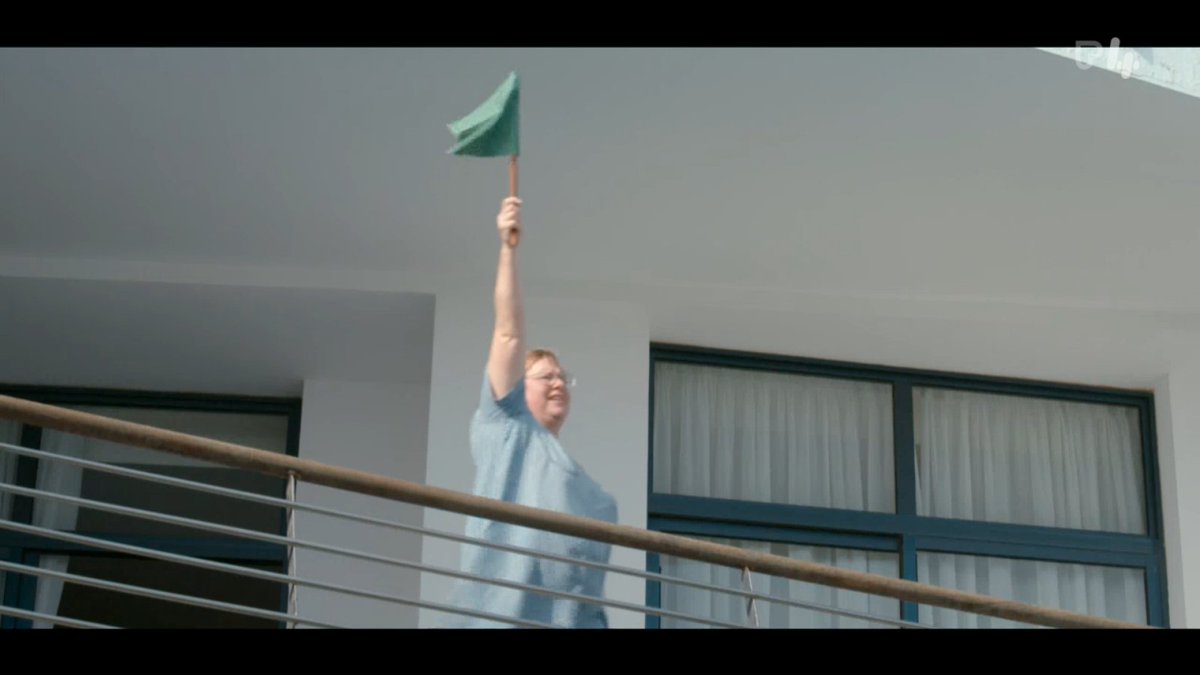 JLoeys's tweet photo. #DeMol 
Wanneer hij al 500 bedpartners had, zijn gevoelens onderdrukt en langs geen kanten kan communiceren, maar hij is wel knap: https://t.co/RS15rRSz5U