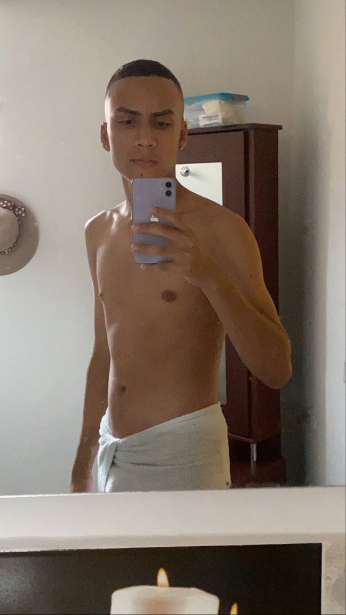 FelipeGue127's tweet photo. Listo para la ducha, quien me acompaña?💦🍆
Rt y mira tu chat😈
#Medellin https://t.co/Sgb7ibJzVj