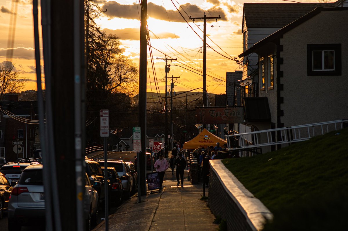 mediabylancelee's tweet photo. Parents Weekend sunset on College Hill near WSU Pullman Campus. https://t.co/dYOyyfJWtC