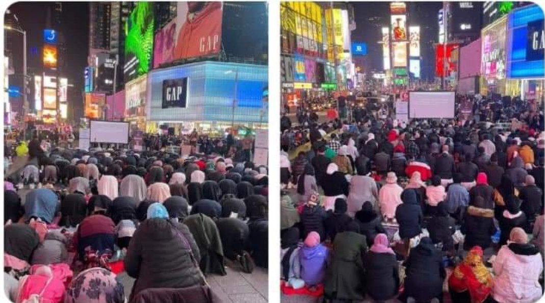 New York Time meydanı teravih namazı.
ADB elden gidiyeaahhh.