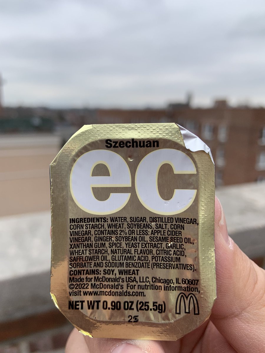 heydjves's tweet photo. Hey, @McDonalds : I ordered — and paid extra — for five of these, and they only gave me this ONE in my mobile order bag! Not nice. #McDonalds #SzechuanSauce #notszechuansauce #gypped https://t.co/DpJQPXJGYS