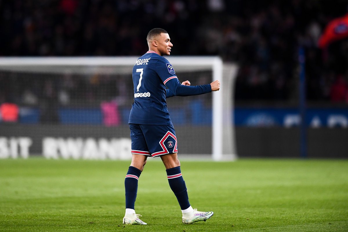 12' 🎯 Passeur d.
28' ⚽️ Buteur
67' ⚽️ Buteur
73' 🎯 Passeur d.
90' 🎯 Passeur d.

Tous les buts parisiens passent par lui.