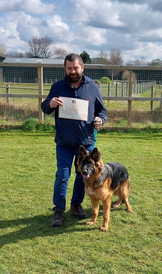 westlancscanine's tweet photo. It was a full day of tests today. First up one of our Bronze classes. Congratulations on achieving your Bronze good citizen award. #dogs #DogsofTwittter #dogtraining #doglovers #wlcc #dogclasses https://t.co/KCntDSpYnF