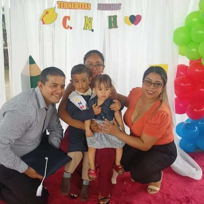 PedroXavierAgu4's tweet photo. #Guayas| En la Cdla.Asunción de la Parroquia el #Rosario , en el #ElEmpalme , 20 niñas y niños culminaron su proceso de estimulación temprana. Está importante  actividad se desarrolló con presencia de Autoridades de la localidad.

#JuntosLoLogramos🇪🇨 https://t.co/RA1VlsbfIW