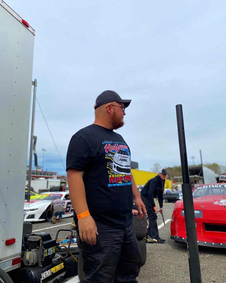 BooCarlisle's tweet photo. That @LandonHuffman T-Shirt brought us some good luck yesterday. A Top-5 in our first race of the year. #KickNAsphalt #WindshieldDeep https://t.co/X44ZZ17aNe