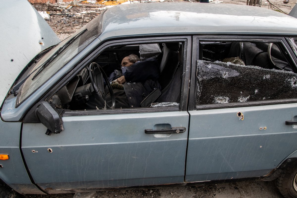 MTIClarke's tweet photo. Central #Mariupol. This is just a fraction of the death I saw today. I'm choosing not to share the worst images. https://t.co/UFlinDnDzd