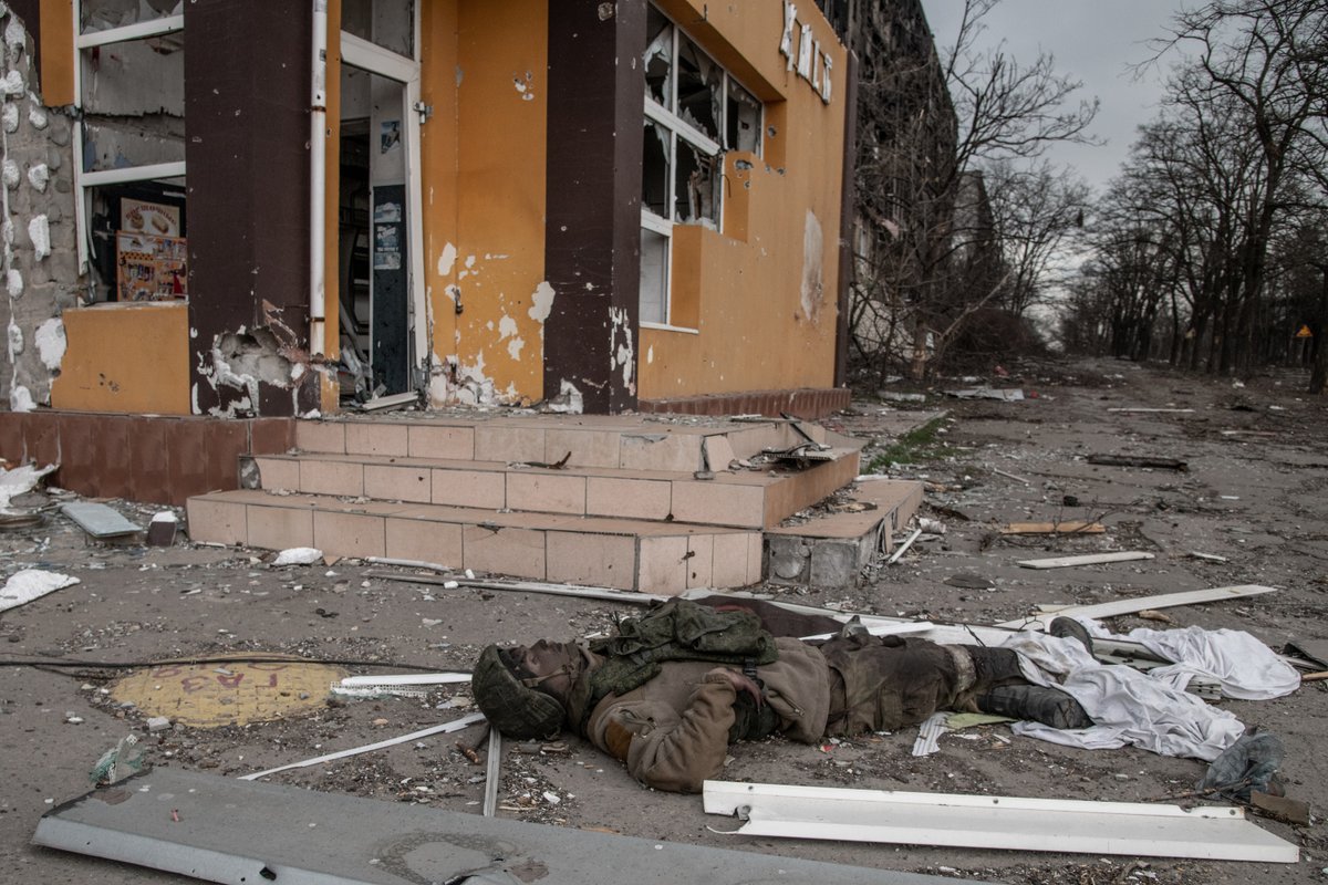 MTIClarke's tweet photo. Central #Mariupol. This is just a fraction of the death I saw today. I'm choosing not to share the worst images. https://t.co/UFlinDnDzd