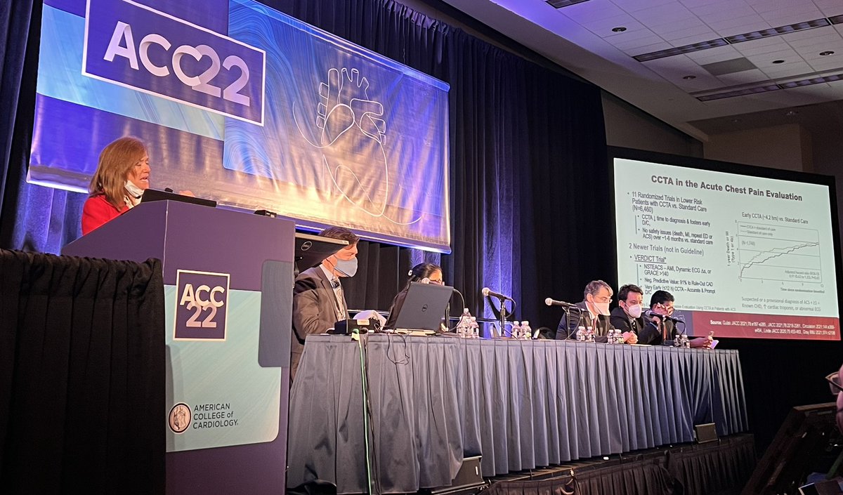 SCCT Past President @lesleejshaw leads off the joint @Heart_SCCT / @ACCinTouch session happening now! 

#ACC22: “Who Benefits from CT Angiography”

#YesCCT is now at a Class IA indication in the 2021 #CPGuideline 
and redefines CAD to encompass the full spectrum of plaque