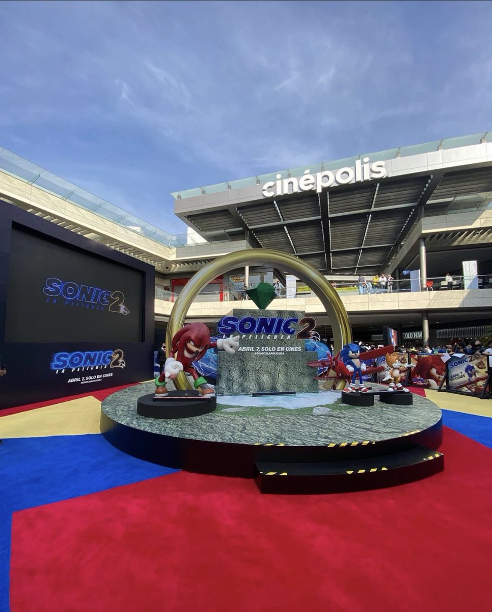 Kitsuoi1's tweet photo. Here is a cool looking #SonicMovie2 display and some cupcakes at a shopping mall in Mexico City, Mexico. These were at Oasis Coyoacán.

Photos taken by wycho19, aranzazuincera, grupolemongrass, and gum_ii from Instagram. https://t.co/CrwXOoWAsP