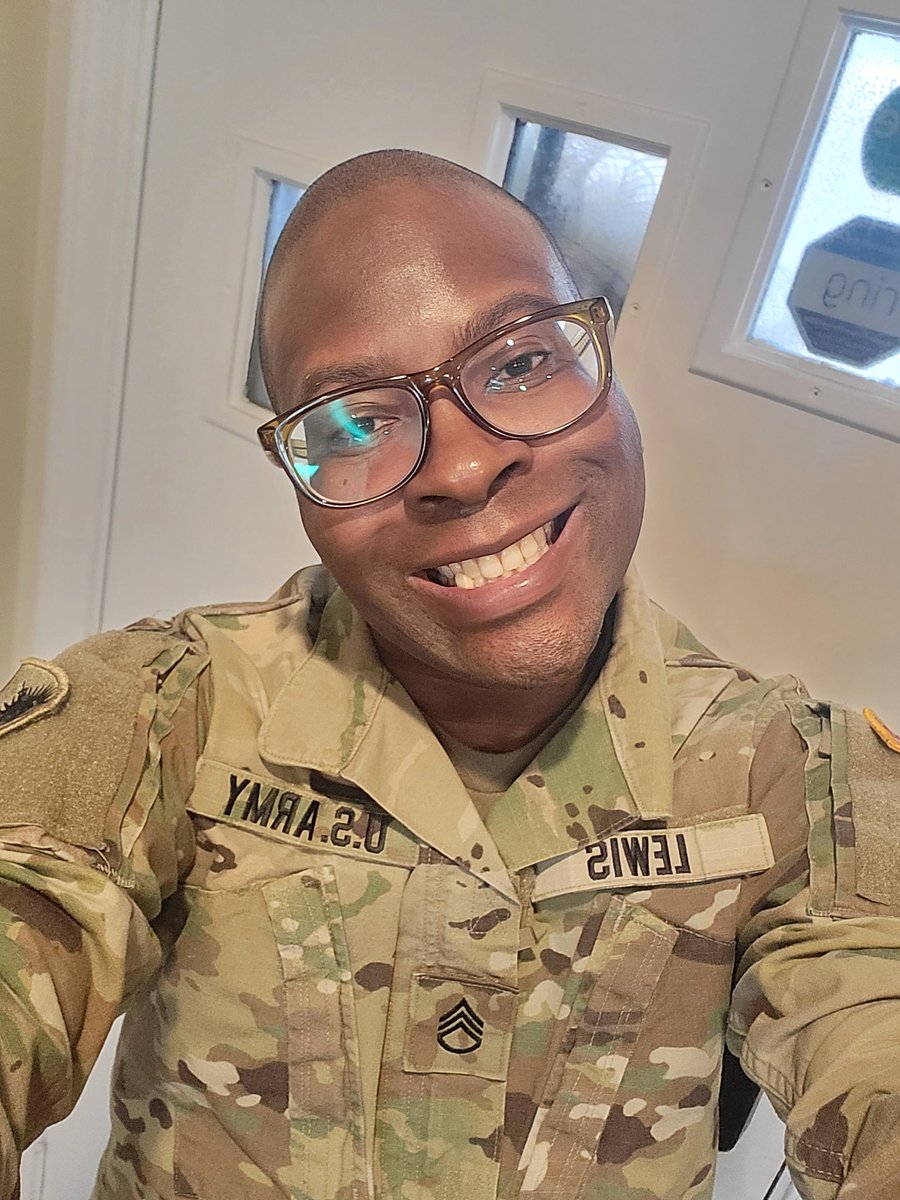 glek2156's tweet photo. 21 years in National Guard this month 🥳🎉🎊 #retiringsoon https://t.co/dBZSeX3Qi4