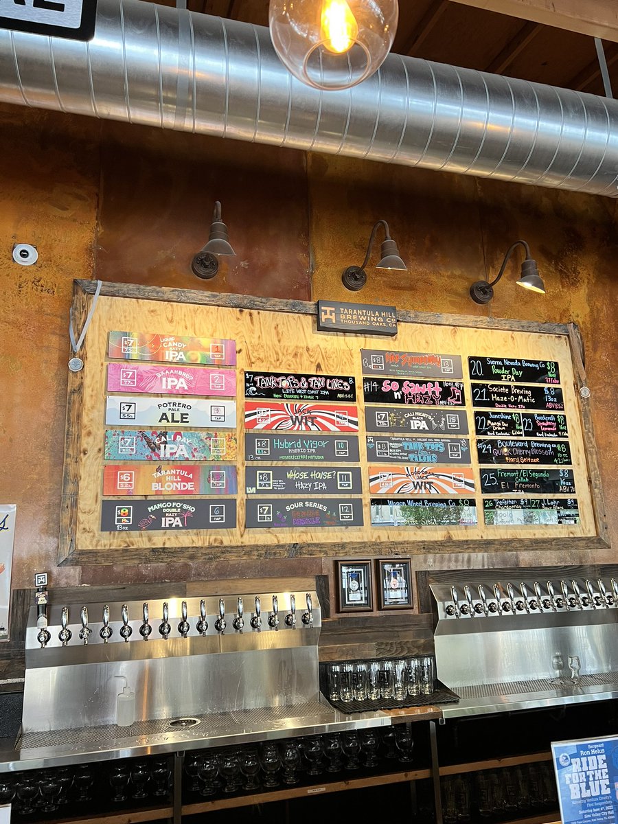 cigarsmoke's tweet photo. Having a great time @TarantulaHill Brewing! I just love a good brewery right from the tap!! #Beer 🍺 #cigars #cigar #cigarsmoke #sometimesbeer https://t.co/j7r7ZWUIAC