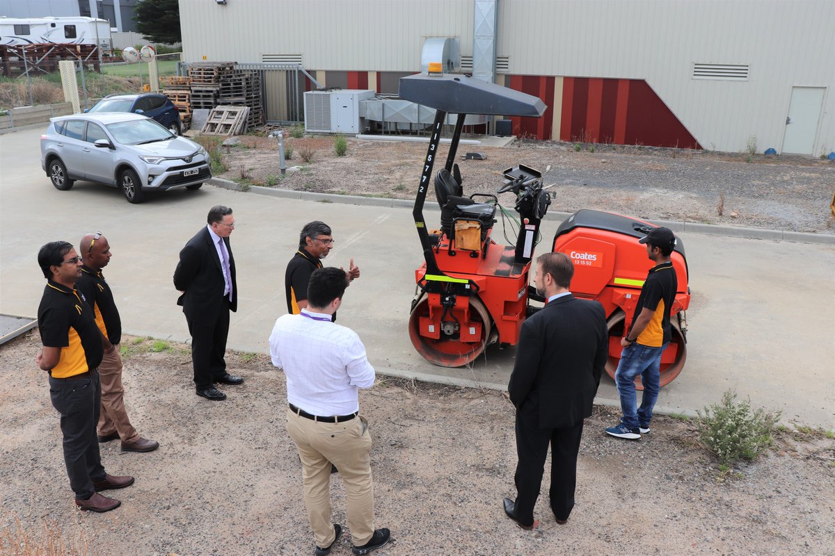 HubSparc's tweet photo. We thank @Austroads CEO Dr Geoff Allan and General Manager (GM), Mr Paul Davies, for taking time out of their busy schedule to visit our headquarters and spend time with our scholars and researchers. https://t.co/EO2lfrCaz7