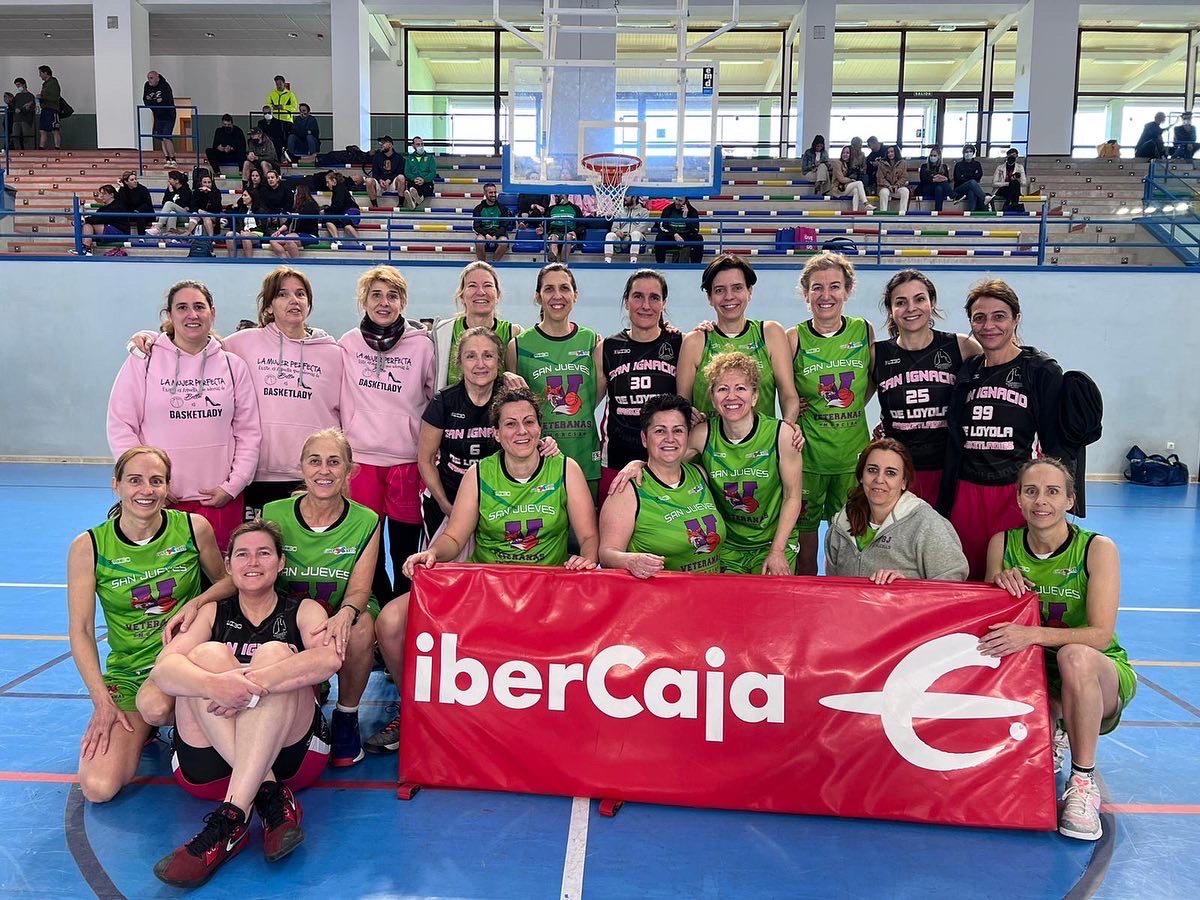 giveandgosport's tweet photo. ❤️ ¡GRACIAS, SEVILLA!❤️

Cerramos un fin de semana maravilloso en nuestro estreno en la capital andaluza. Diversión, baloncesto y amistad. Sois enormes, #Over40.

🫂Con vosotros, siempre mucho mejor: @ibercaja, @BePlusApp, @GIGANTESbasket, @ketalsport, @WiboSport, @Aquaservice... https://t.co/NWuPZJi6L8