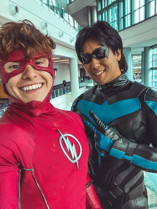 Wally and Nightwing :D https://t.co/JoqsiHxKdY