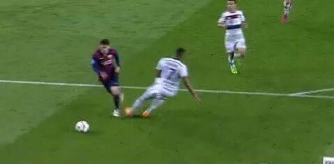 ActuFoot_'s tweet photo. La pire humiliation ? 🙈

• Messi vs Boateng 😵

• Mbappé vs Piqué 💨

• Di Maria vs Puyol. 📐

• Ronaldo vs Piqué 🥱

• Une autre ? https://t.co/FpLZvYSTXL