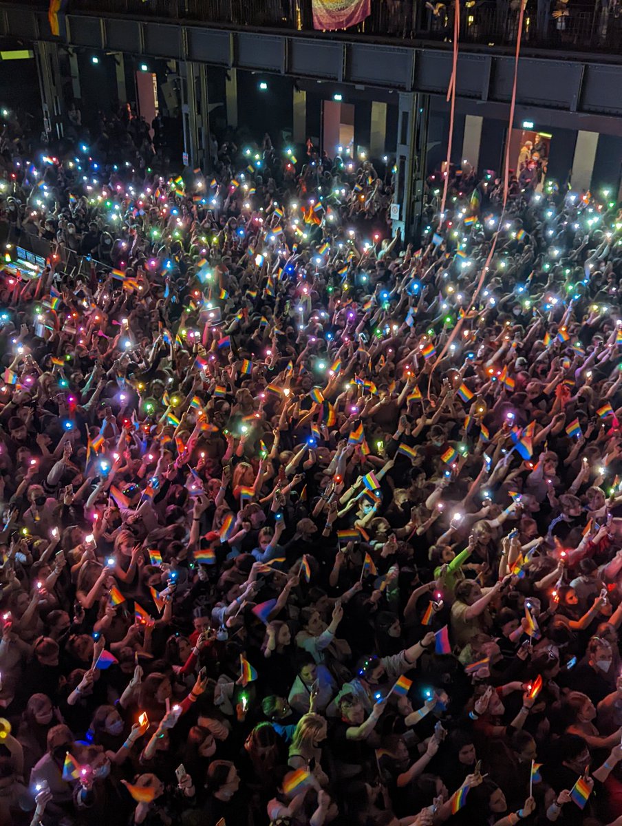 lwtpez's tweet photo. COLOGNE WE DID IT 
#LTWTCologne https://t.co/75P1rqh1jr