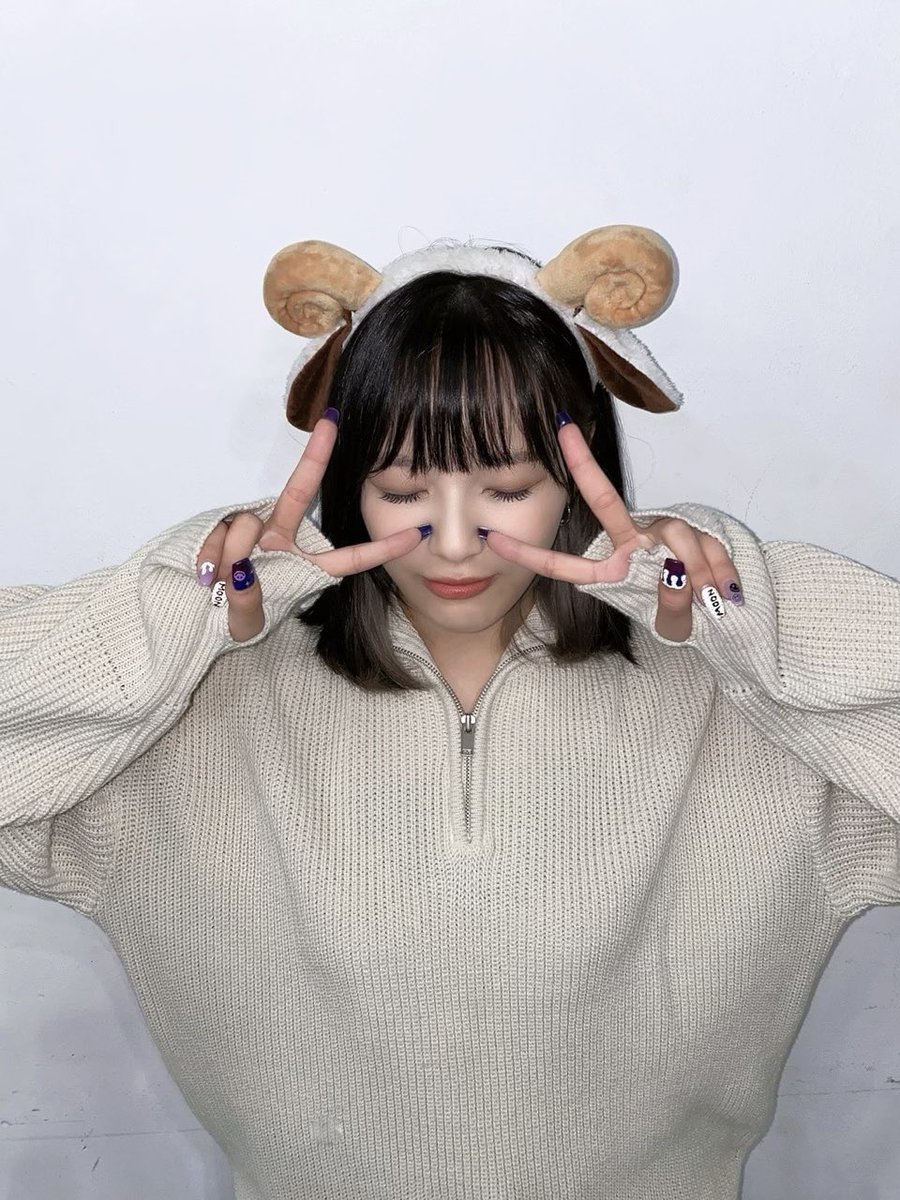 roah_512's tweet photo. ✔𝗧𝘄𝗶𝘁𝘁𝗲𝗿 𝘂𝗽𝗱𝗮𝘁𝗲 | Billlie日本語訳 |

[#ムンスア] ビリブ:-)今週も本当にお疲れ様でした🥰
いつも一緒に居てくれて有難いしいつも貴方達が 居るから力になります 毎回言う言葉だけど 아건밥행🍀
ビリブが幸せでこそビリーが幸せです私達みんな一緒に幸せになりましょう
↓ https://t.co/M5PzW4jssm