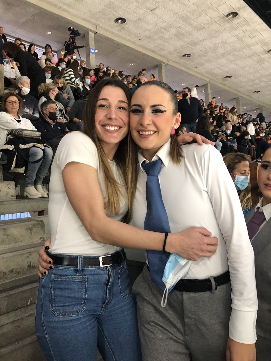 CrisPlanaguma's tweet photo. CAMPIONES DE CATALUNYA 2022! 20è campionat de Catalunya que guanya el @CPAOLOT. A seguir creixent i omplir-nos de felicitat a tots els que ho vivim des de fora. #PatinatgeArtistic #Catalunya https://t.co/SKx18DiPyd