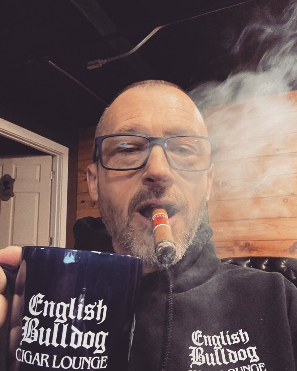 EBcigarlounge's tweet photo. Crux Epicure and English Bulldog Cigar Lounge coffee makes for a great day. @CruxCigars https://t.co/QS6gf4IrLd