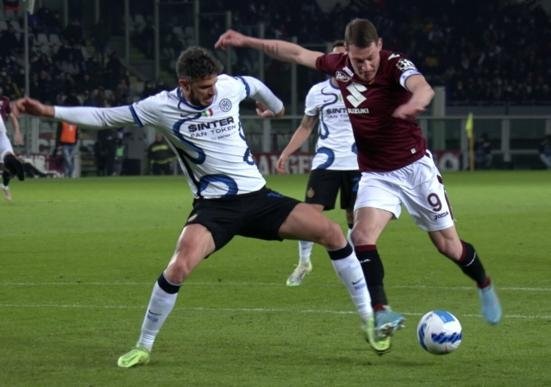 special_cadet's tweet photo. Cosa diceva quel rotto in culo di #bonolis? "A Torino succedono sempre cose strane"
Di strano non ho visto nulla, la solita ladrata di queste MERDE impunite cartonate e prescritte.
#Juveinter #JuveMERDE #VAR https://t.co/U0N0MA8zQb