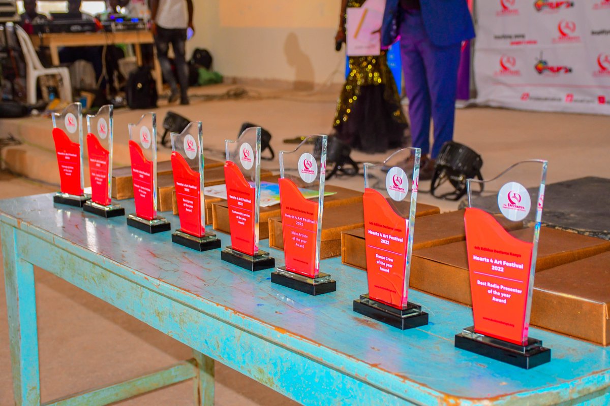 DeclaresKenya's tweet photo. It was pomp and Color in this years #hearts4artfestival2022 Young people had fun pact filled day . Epic Performances , Awards and Social impact messages for the youths . To all Participants Asanteni Sana We Made it!! #beautiful #BreaktheBiasThroughArt
#declarestv #WrestleMania https://t.co/KSgLRxvWmo