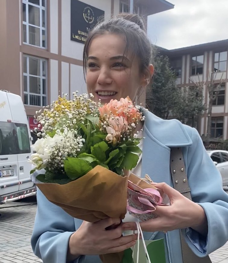 eylul_thoughts's tweet photo. she is such a babe in this shade of baby blue 🧿💙 #PınarDeniz https://t.co/L6GIdKA1v6