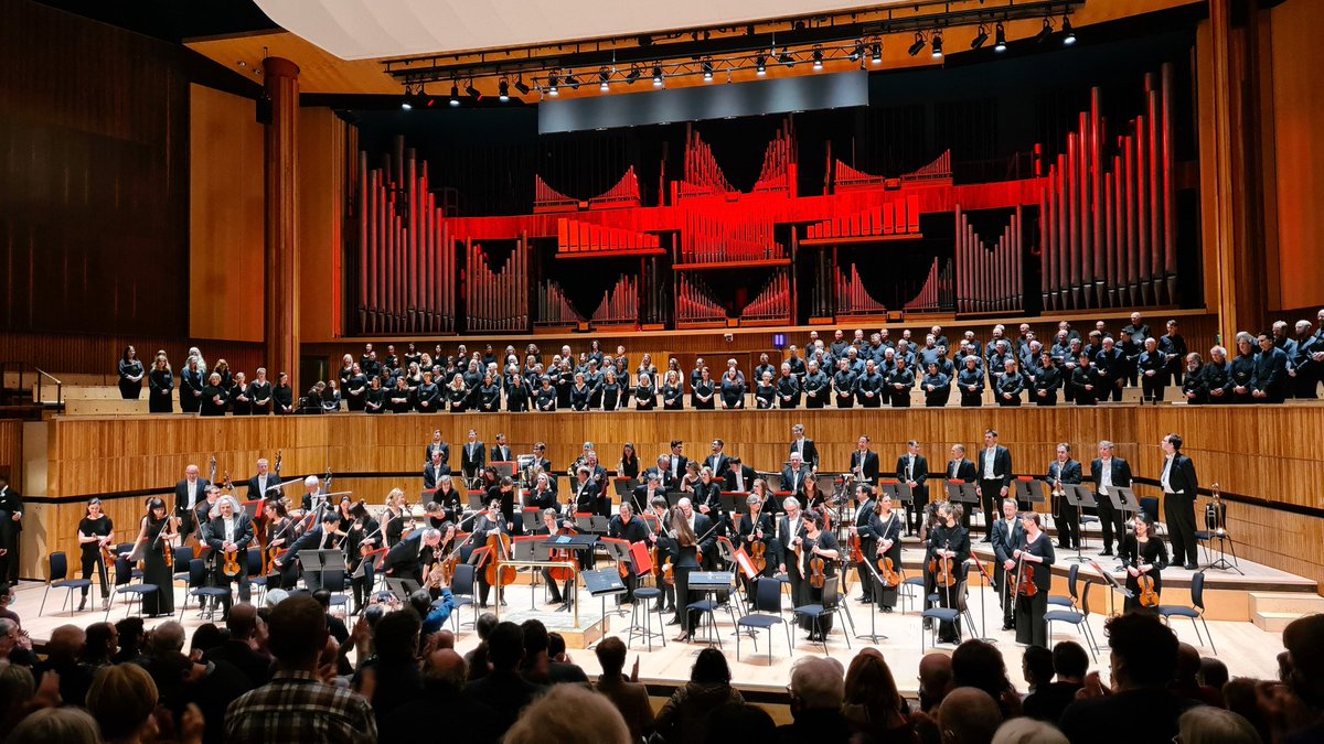 Thought I'd mark Bruce Willis' retirement by going to see Beethoven's 9th, otherwise known as the background music when John McClane/Hans Gruber run around in Die Hard, at the Southbank Centre. Superb including from @thechoir