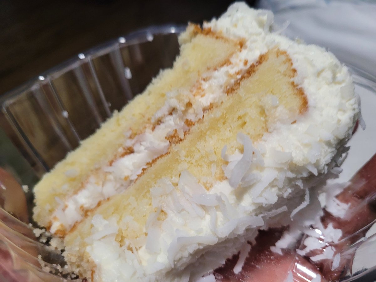 soulfoodscholar's tweet photo. Also got some #coconutcake and #keylimecake. https://t.co/QAMeveAghZ