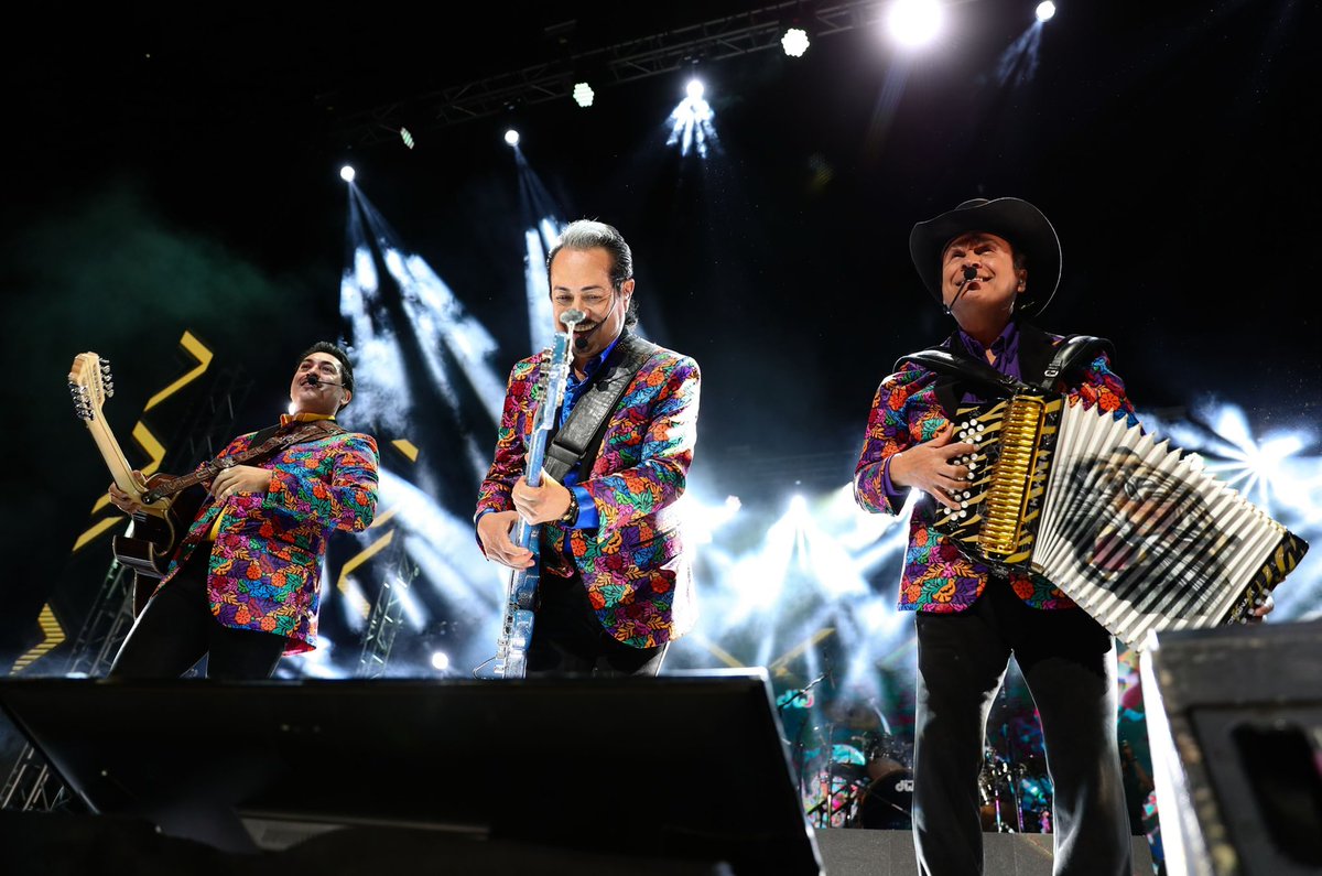 cryptocomarena's tweet photo. When @tigresdelnorte are in town you can’t help but smile 😁

📸: @photobybaileyh / @ADBPhotoInc https://t.co/qTvQrktr9L