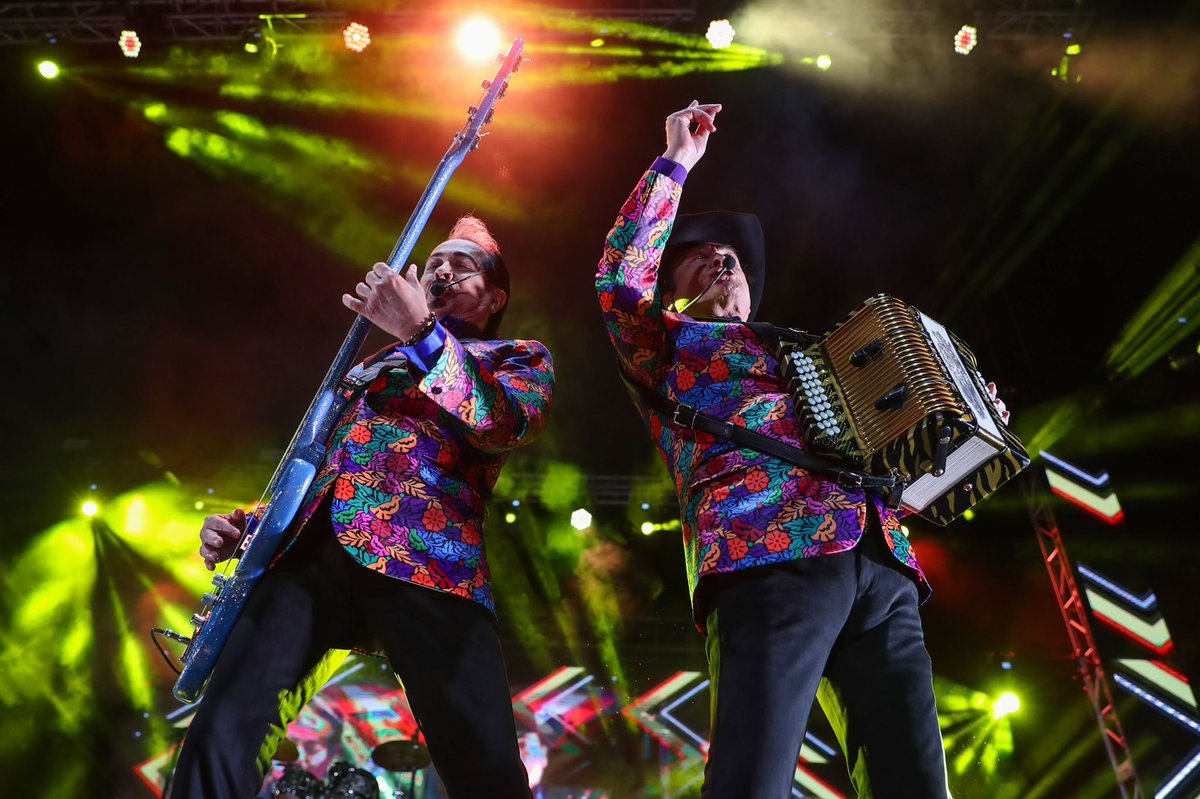 When <a href="/tigresdelnorte/">Los Tigres Del Norte</a> are in town you can’t help but smile 😁

📸: <a href="/photobybaileyh/">Bailey Holiver</a> / @ADBPhotoInc