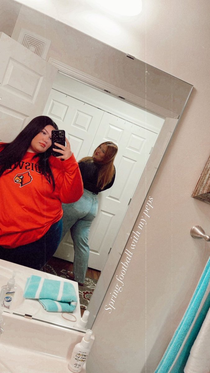 sierrapeaton's tweet photo. A good day to be a cards fan #GoCards https://t.co/0mCbvGfNzl