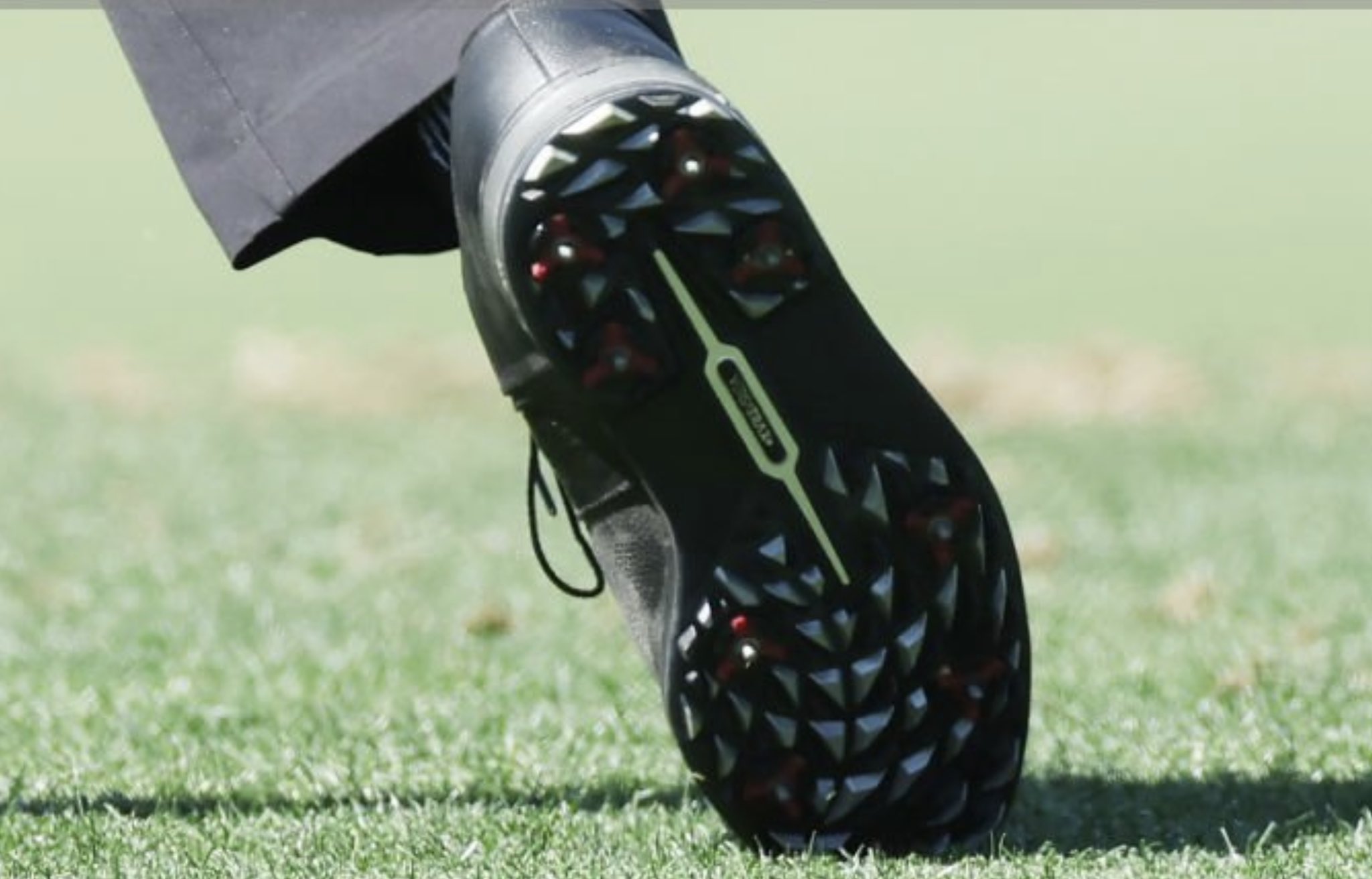Tiger sales woods spikes