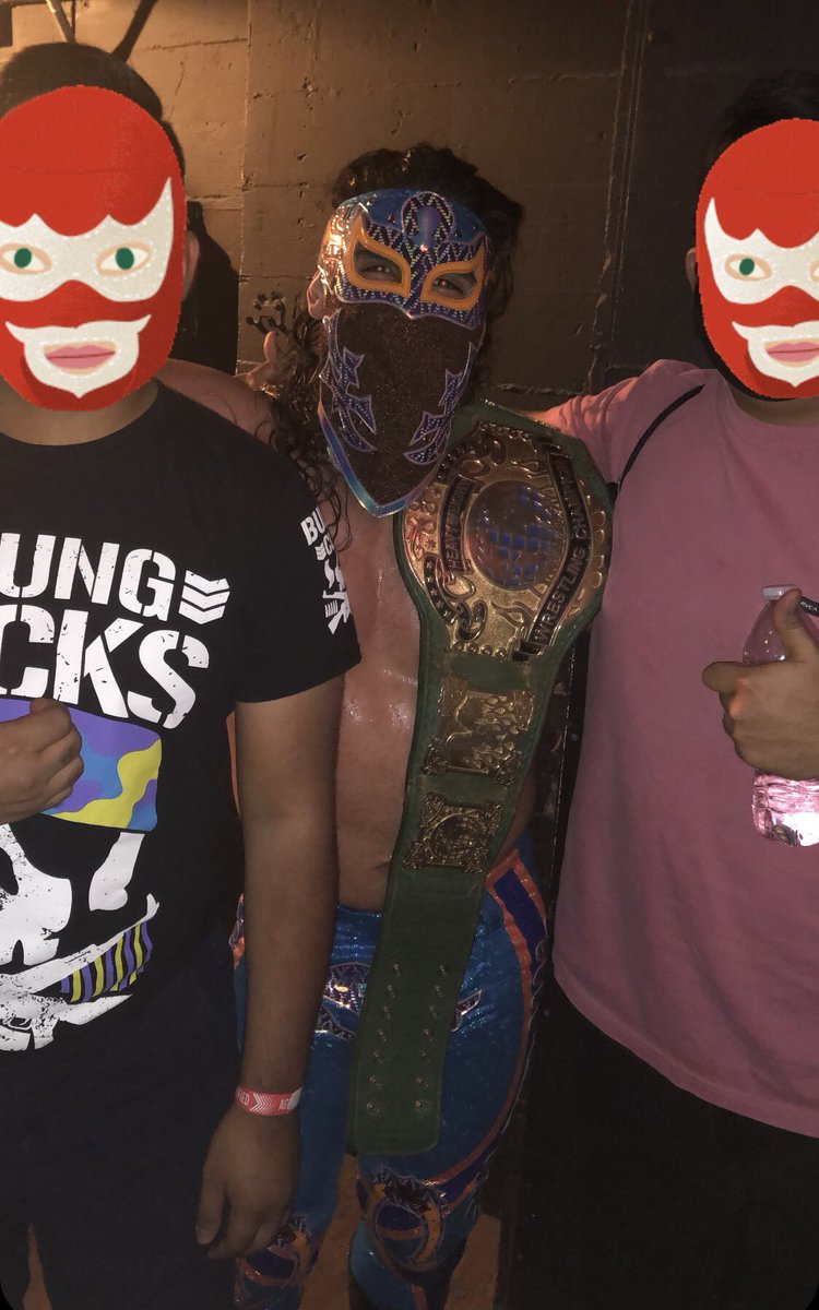 hablemospw's tweet photo. Triste de ver que @bandidowrestler perdió @ringofhonor world heavyweight champion , ¡pero emocionado por su futuro!  Ojalá lo veamos los miércoles por la noche en @AEW Dynamite 🧨 #bandido #ringofhonor #roh #aew #aewdynamite #elmasbuscado #themostwanted https://t.co/LRgtkQpLTl