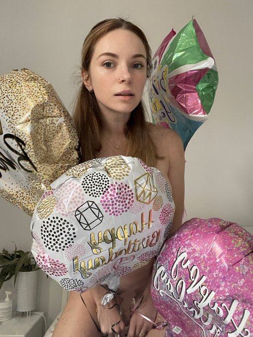 Happy birthday to me 🥳🥰 https://t.co/bRe4jdeM56