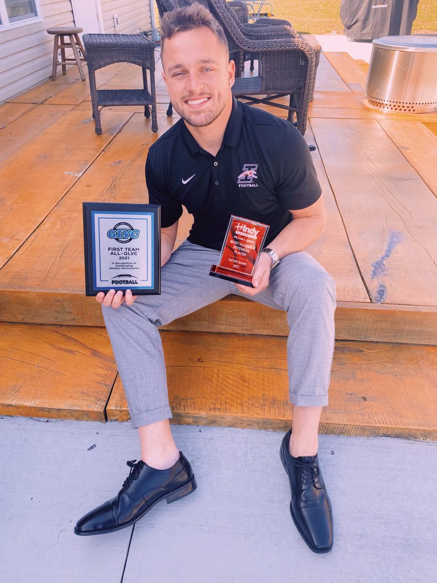 GinaBane1's tweet photo. So proud of my boy @gavinbane .  2021 UIndy Football Defensive MVP and First Team All Conference. What a way to end a great football career! #gohounds #dirty30 https://t.co/hDH3JmLM6S