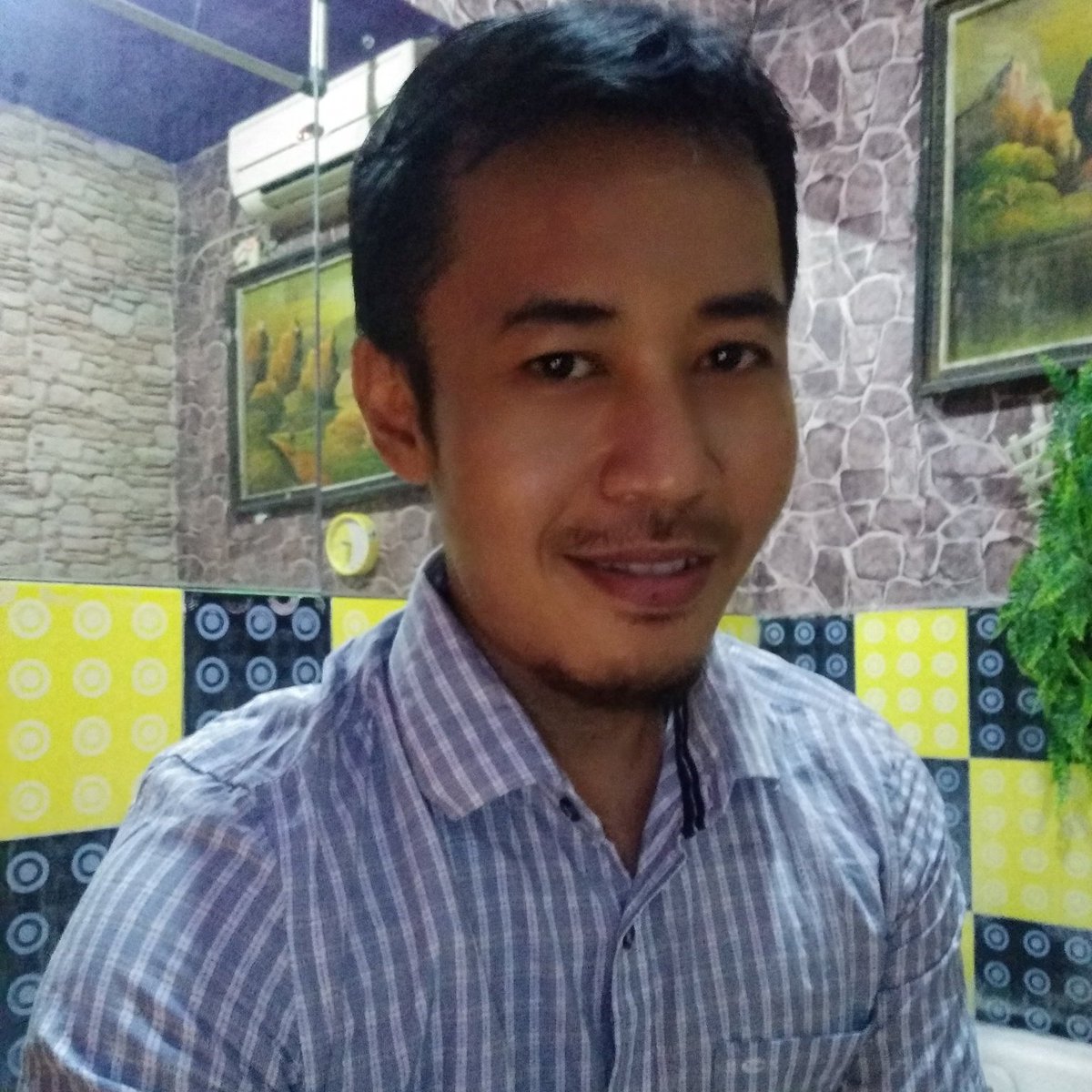 awan_rul's tweet photo. #FotoProfilBaru https://t.co/osivBtaCus