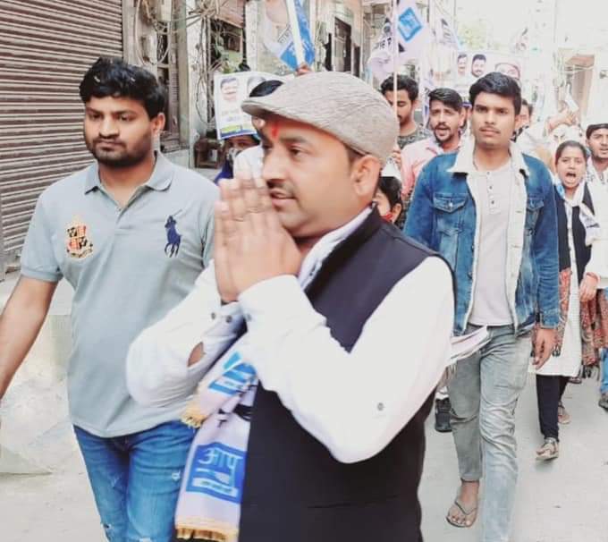 yp_yuvi_'s tweet photo. युवा,ऊर्जावान,जनहितैषी,करावलनगर विधानसभा यूथ विंग के अध्यक्ष सादतपुर वार्ड के लोकप्रिय आम आदमी पार्टी के भाई @PilleroFSadtpur जी को जन्मदिन की हार्दिक बधाई। आप ऐसे ही सौम्य स्वभाव, लगन,निष्ठा और ईमानदारी के साथ लोगों की सेवा करते रहें।
#Happy_Birthday
#Yuva_Neta🎂💐
@ipathak25 https://t.co/igySRYoOAC