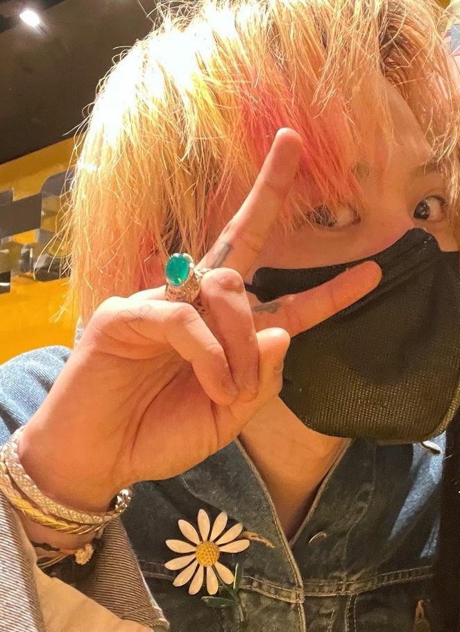 Daniela75868641's tweet photo. Aún me falta para llegar a los 100 seguidores, ¿me ayudan?
También los sigo. 💛👑

#FindingVIP
#FindingVIPMoots
#BIGBANG_StillLife https://t.co/iC3lYE07G7
