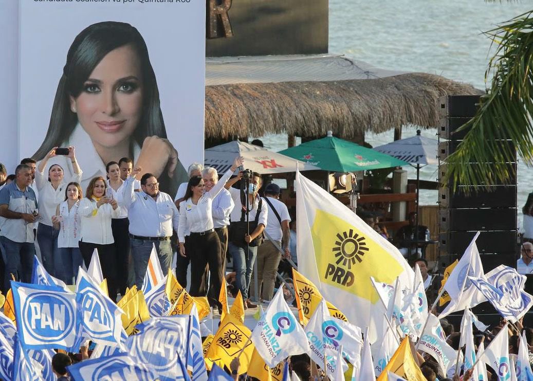 GPPRDmx's tweet photo. En #QuintanaRoo vamos a tener #Gobernadora con @laufdzoficial, el #sol esta por salir para todas y todos los quintanarroenses. 
Unidos fuertes #vaporQuintanaRoo 
🟡🔵🔴 @LauFdzOficial @huchilora @EdnaDiazMx @Jesus_ZambranoG https://t.co/9sUg7YvaqI