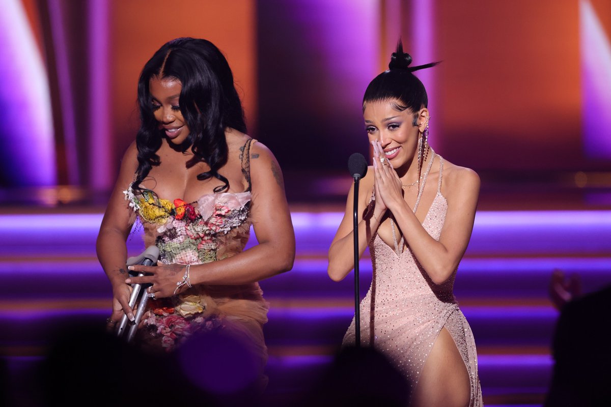Congrats Best Pop Duo / Group Performance - <a href="/DojaCat/">DOJA CAT</a> feat. @SZA "Kiss Me More" #GRAMMYs