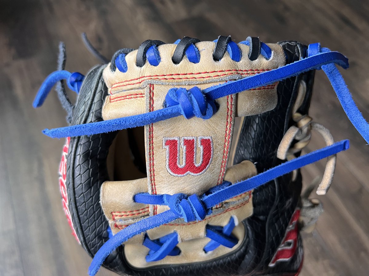 hyphenpierce's tweet photo. The boys ask how I started relacing gloves … I don’t know … it just happened. Kid had a glove blowout mid-inning ... I fixed it. Rest is history. #hyphenknot ⁦@flatbillbsb⁩ ⁦@wilsonballglove⁩ #givetheglovetomymom 😉#checkyourlaces #A2000repair https://t.co/xVpYrxD1rp