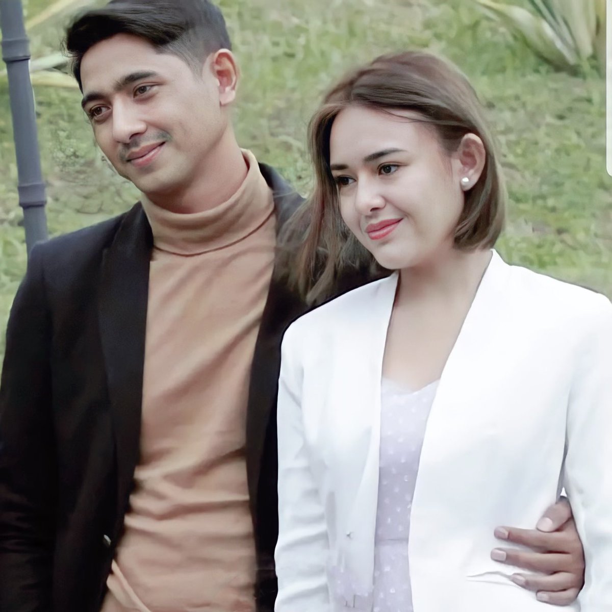 inibeneranuna's tweet photo. Bener kata mas arya , kalo orang sering bareng lama lama mirip

bukti nyata 👇🏻 https://t.co/W9B8oZv7mW